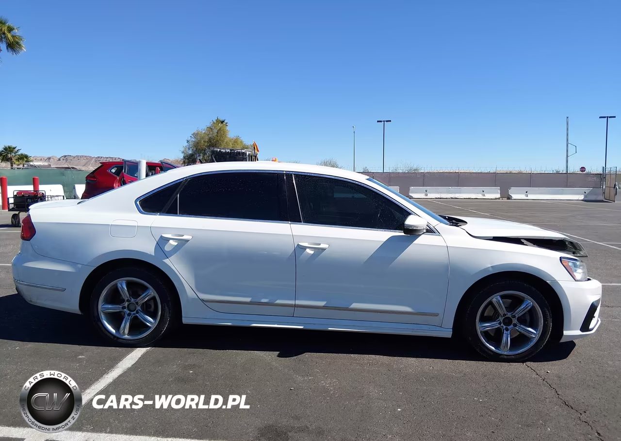 2016 Volkswagen Passat 1.8T R-Line VIN:1VWAS7A36GC056451 - 14