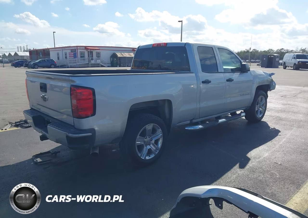 2017 Chevrolet Silverado 1500 Custom VIN:1GCRCPEC5HZ291502 - 4