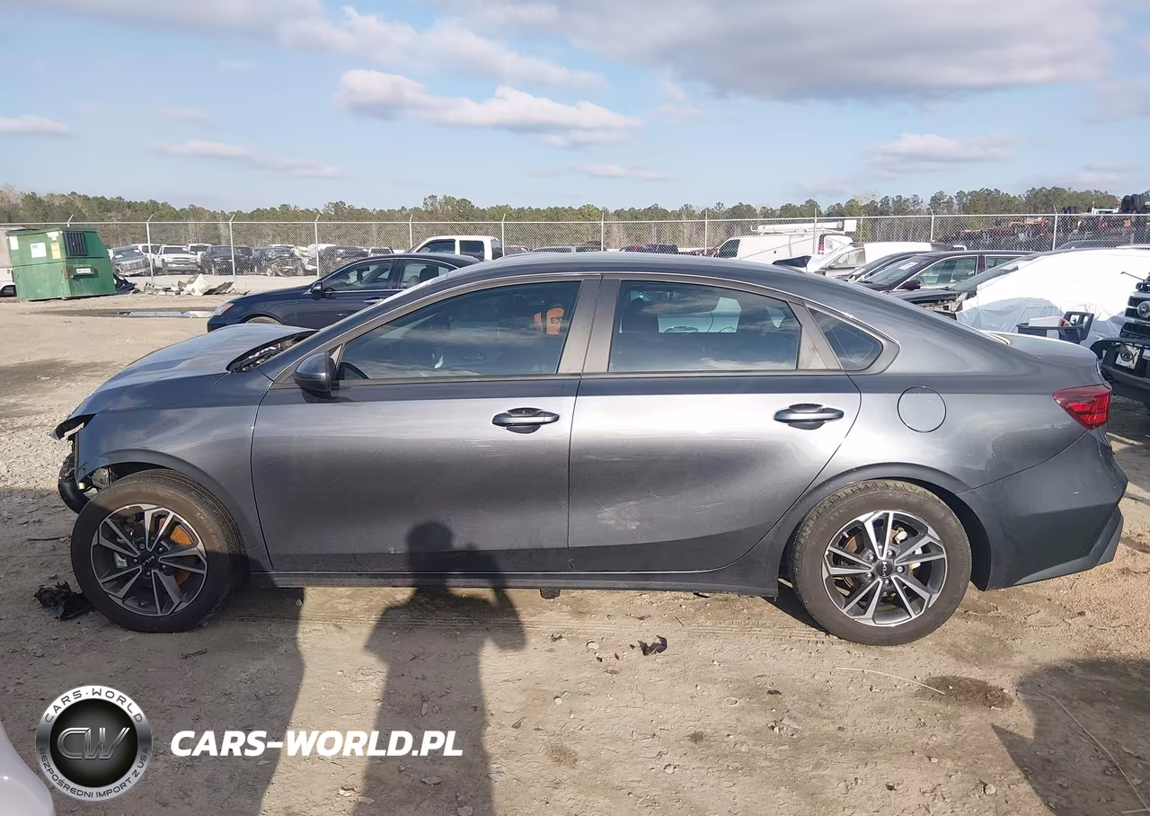 2024 Kia Forte Lxs VIN:3KPF24AD5RE794611 - 15