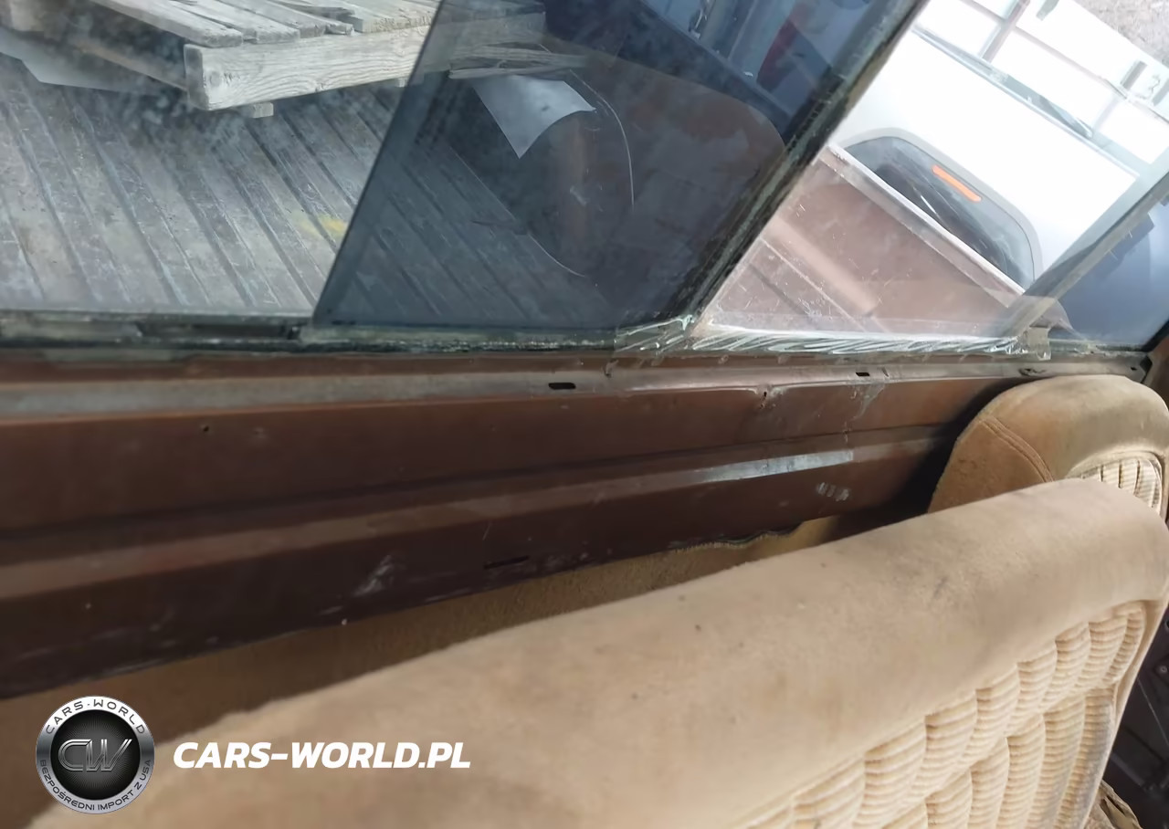 1990 Chevrolet Gmt-400 K2500 VIN:1GCFK24K9LZ133965 - 8