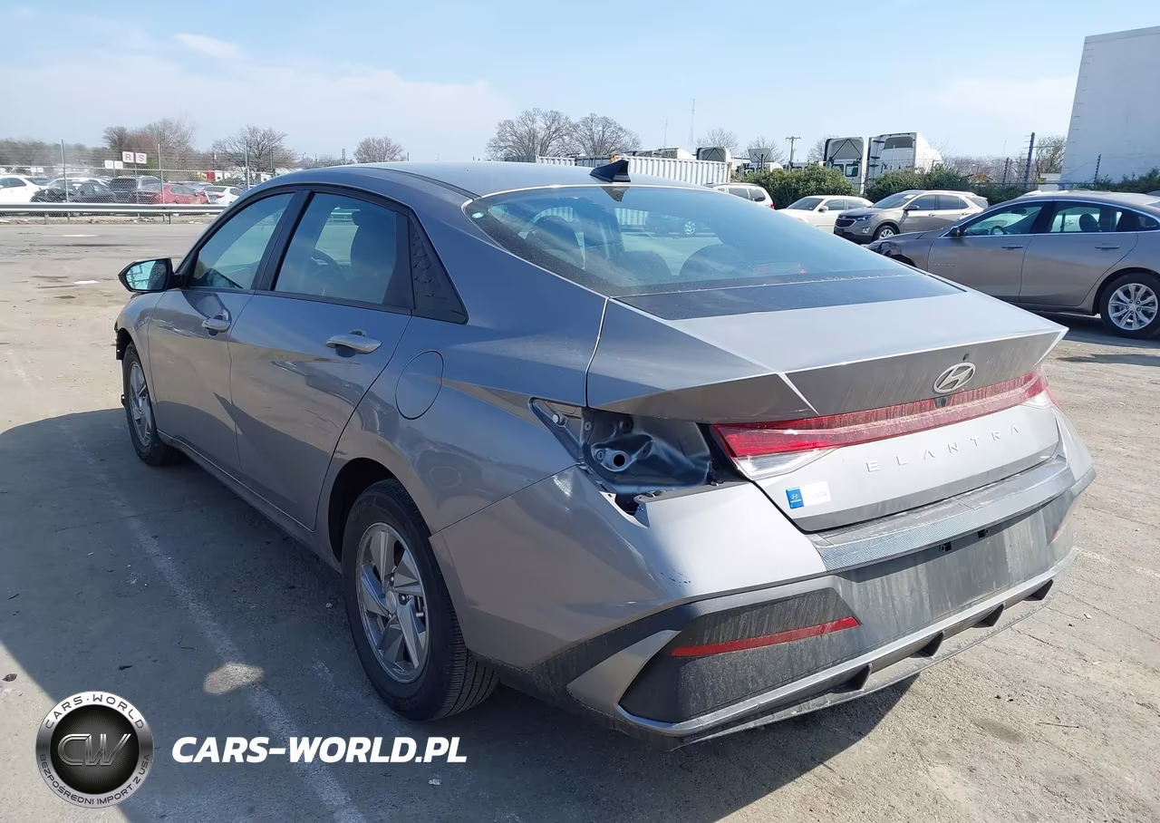 2024 Hyundai Elantra Se VIN:KMHLL4DGXRU828920 - 3