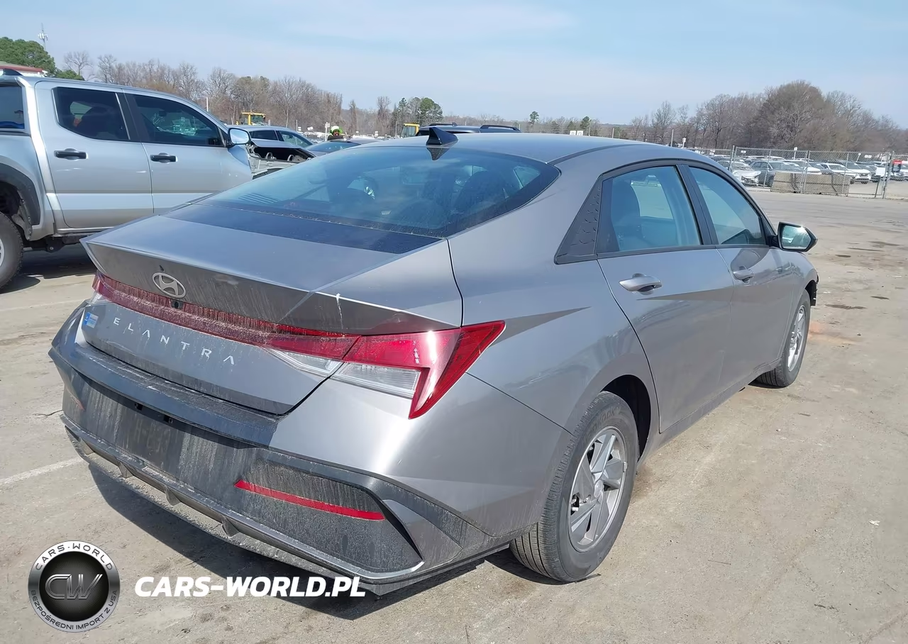 2024 Hyundai Elantra Se VIN:KMHLL4DGXRU828920 - 4