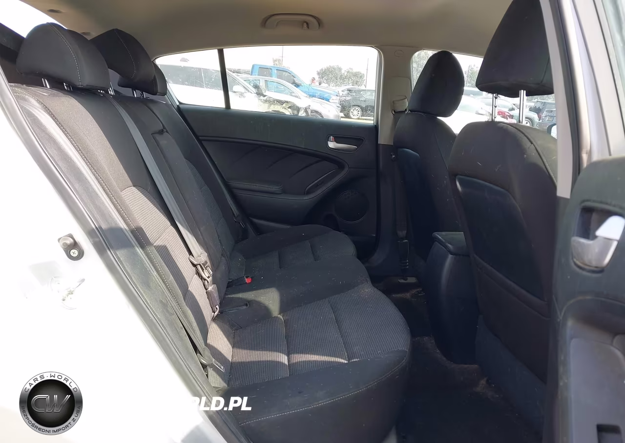 2017 Kia Forte Lx VIN:KNAFK5A82H5697334 - 8