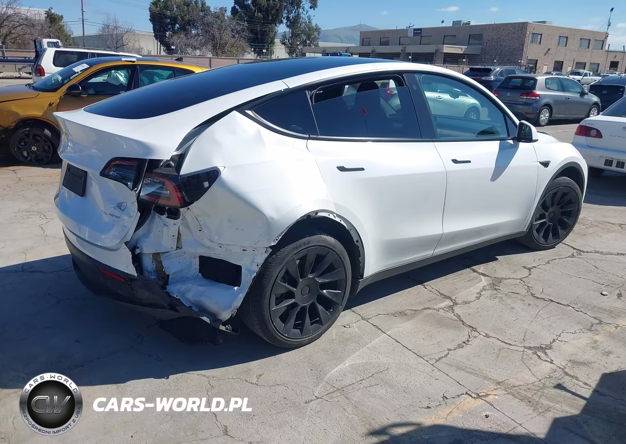 2023 Tesla Model Y Awd-Long Range Dual Motor All-Wheel Drive VIN:7SAYGAEE7PF626832 - 4