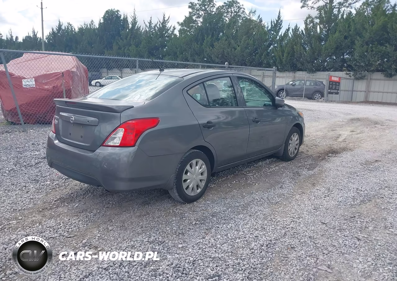 2018 Nissan Versa 1.6 S+ VIN:3N1CN7AP4JL811276 - 4