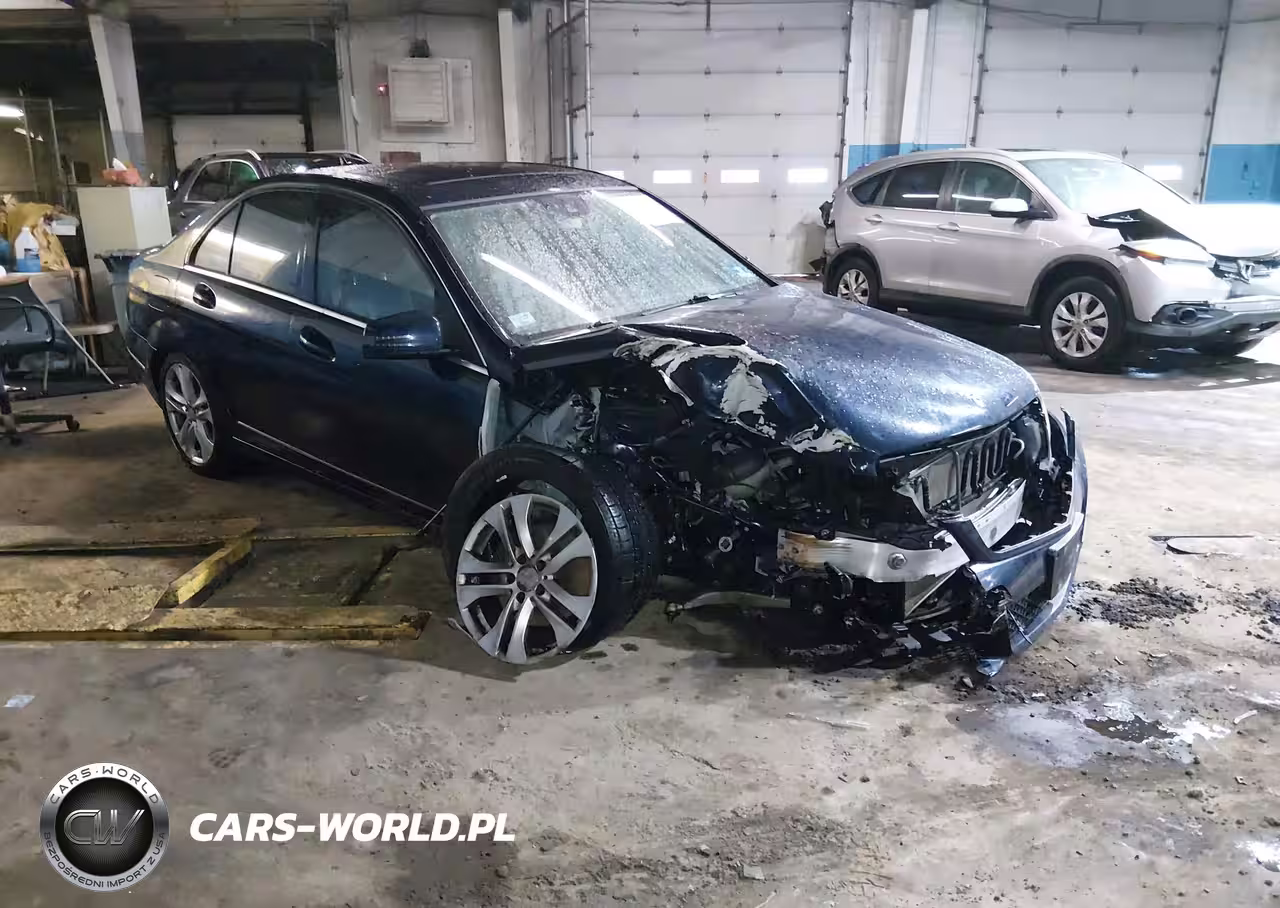 2014 Mercedes-Benz C 300 Luxury 4Matic