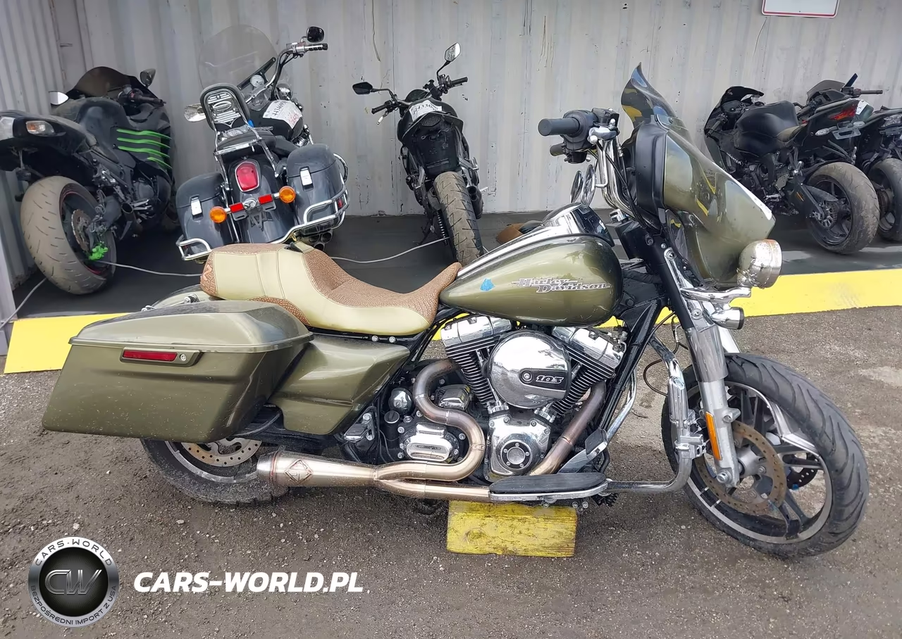 2016 Harley-Davidson Flhx Street Glide VIN:1HD1KBM32GB678258 - 11