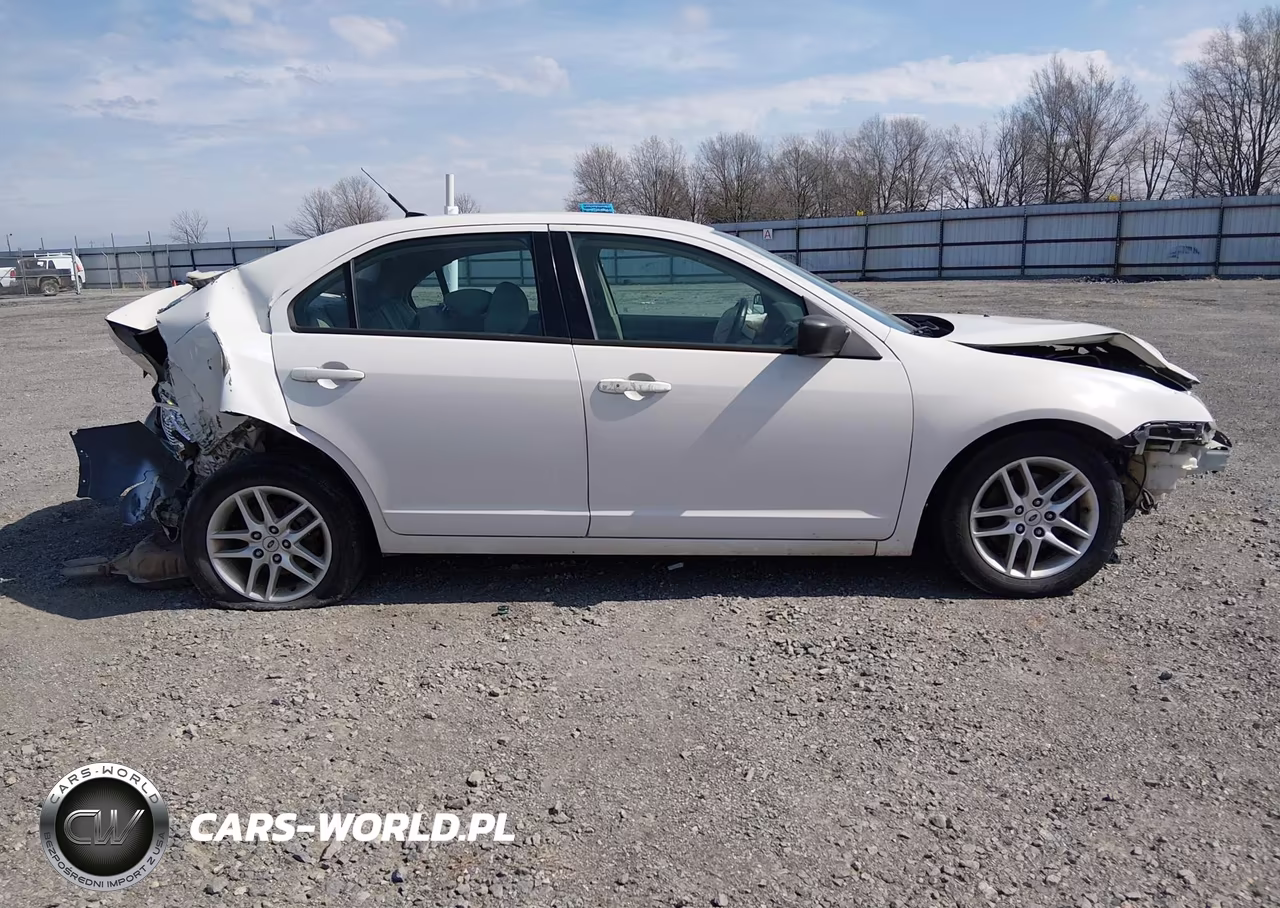 2011 Ford Fusion S VIN:3FAHP0GAXBR122239 - 14
