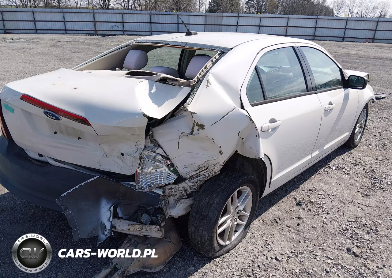 2011 Ford Fusion S VIN:3FAHP0GAXBR122239 - 4