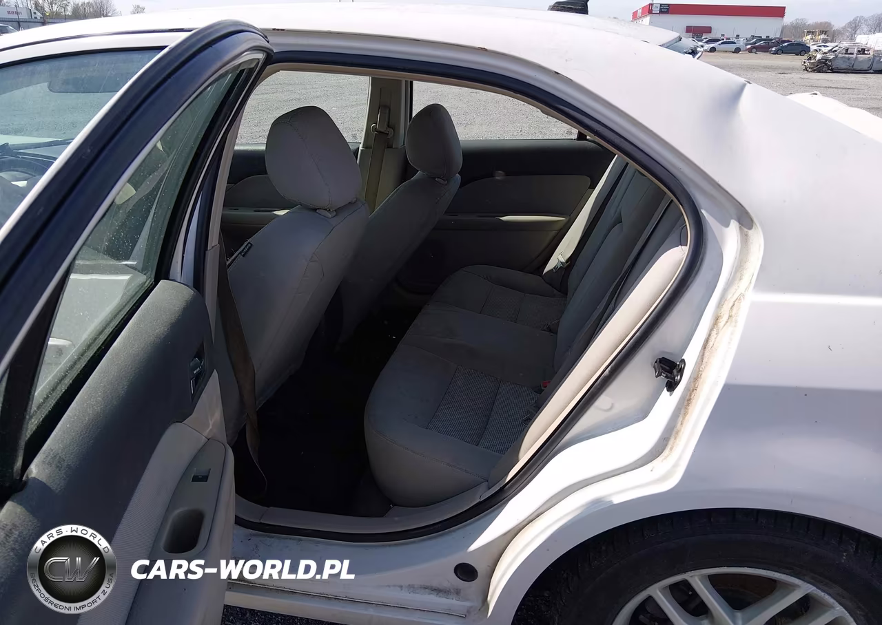 2011 Ford Fusion S VIN:3FAHP0GAXBR122239 - 8