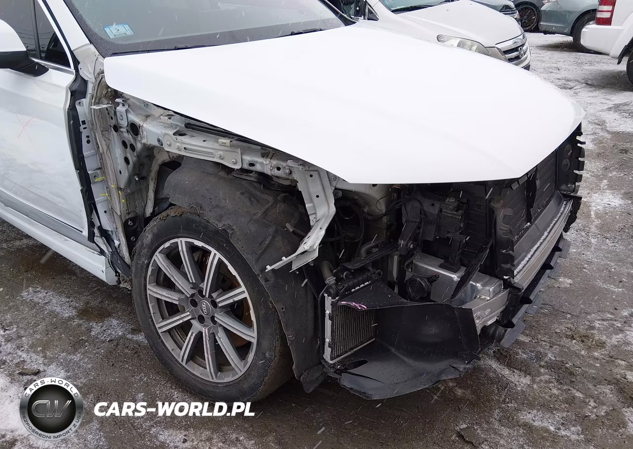 2018 Audi Q7 3.0T Premium VIN:WA1LAAF7XJD052793 - 17