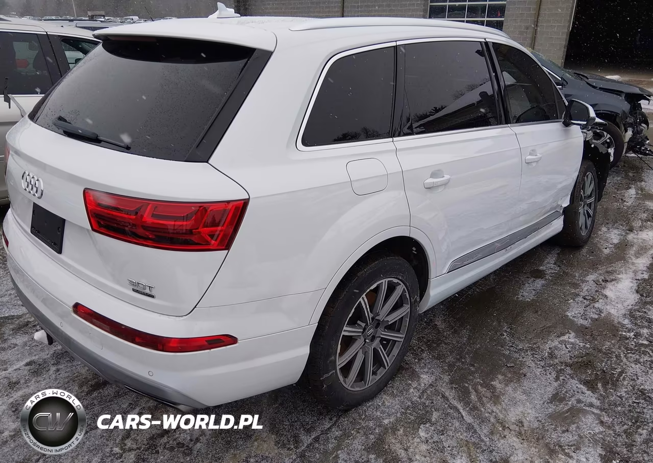 2018 Audi Q7 3.0T Premium VIN:WA1LAAF7XJD052793 - 4