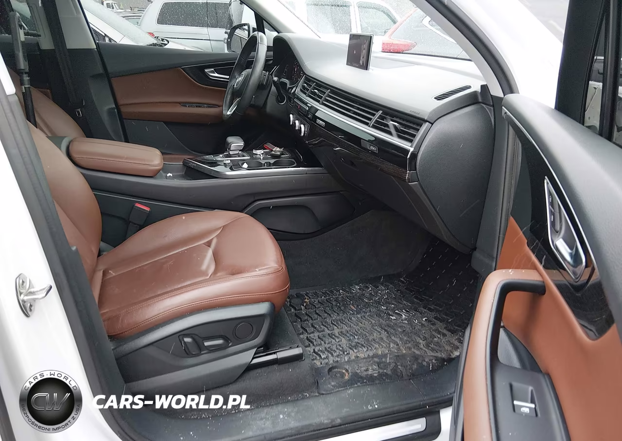 2018 Audi Q7 3.0T Premium VIN:WA1LAAF7XJD052793 - 5