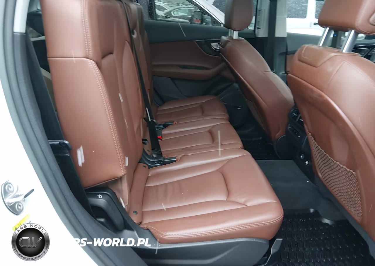 2018 Audi Q7 3.0T Premium VIN:WA1LAAF7XJD052793 - 8