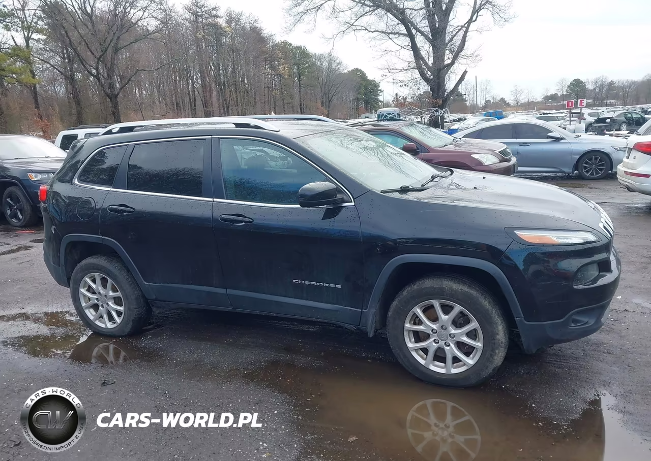 2017 Jeep Cherokee Latitude 4X4 VIN:1C4PJMCS2HD216162 - 13