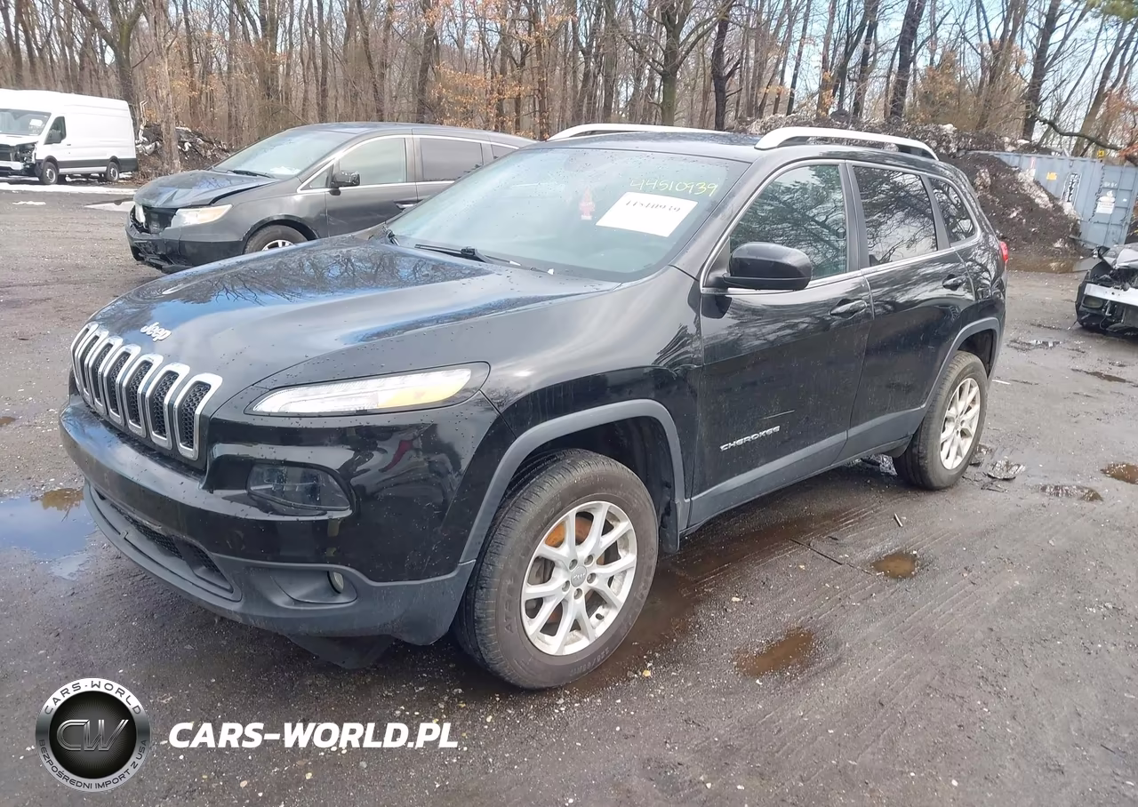 2017 Jeep Cherokee Latitude 4X4 VIN:1C4PJMCS2HD216162 - 2