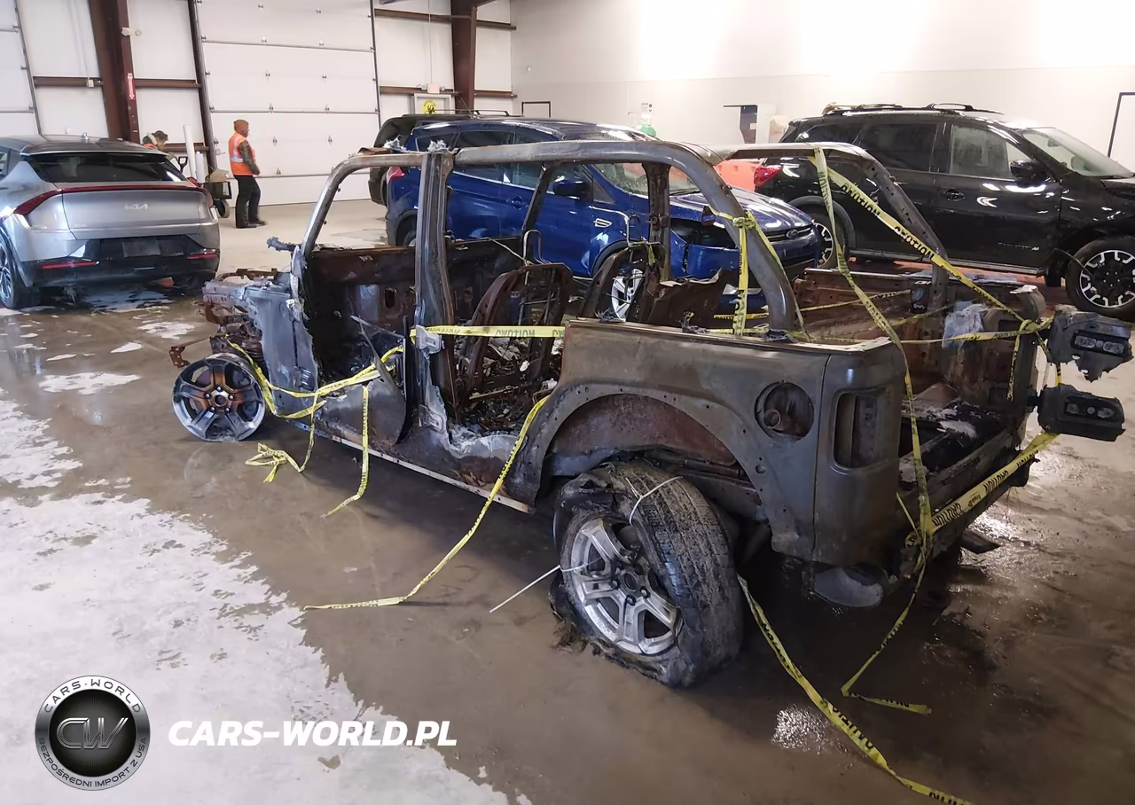 2020 Jeep Wrangler Unlimited Sport S 4X4 VIN:1C4HJXDNXLW218141 - 3