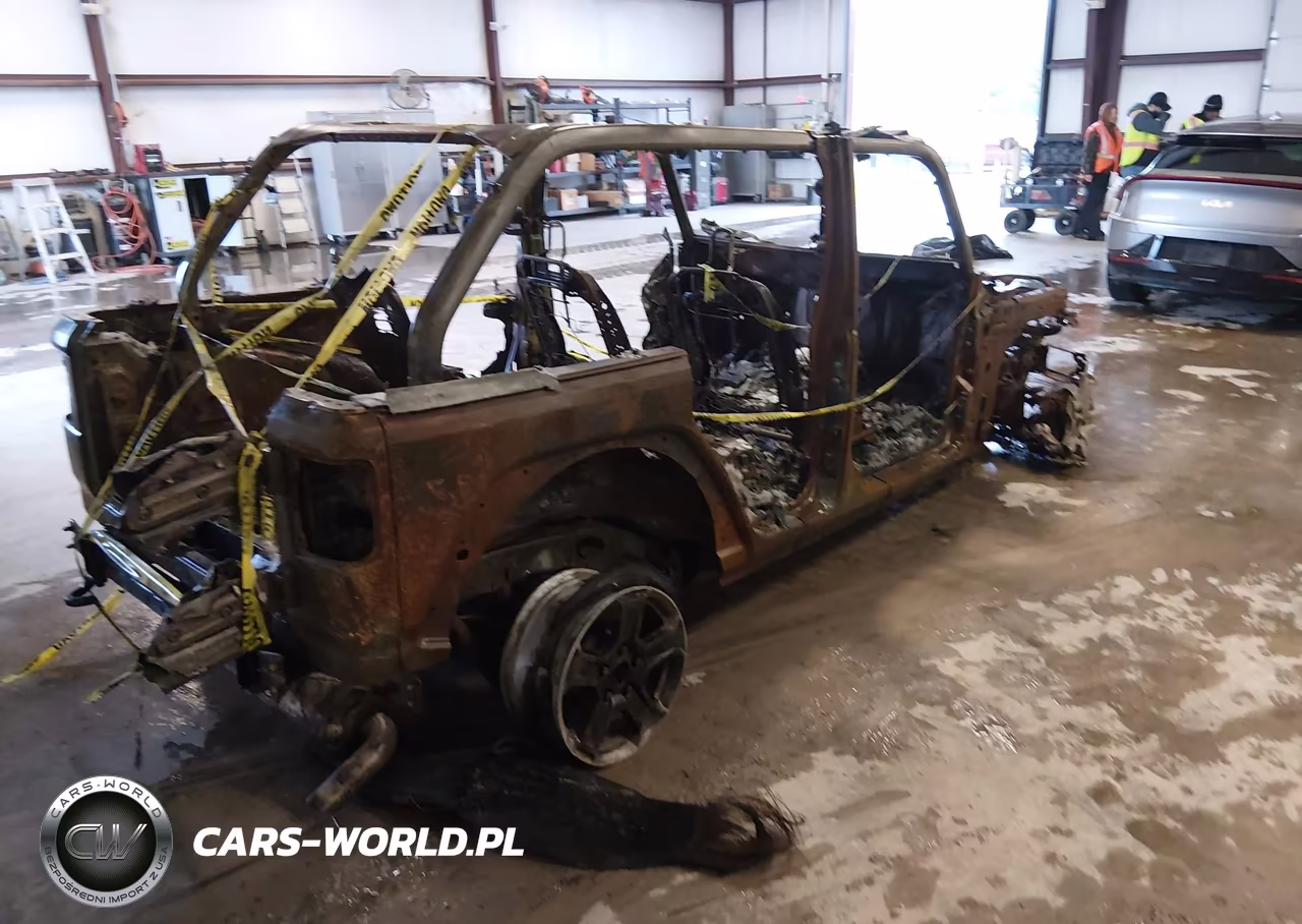 2020 Jeep Wrangler Unlimited Sport S 4X4 VIN:1C4HJXDNXLW218141 - 4