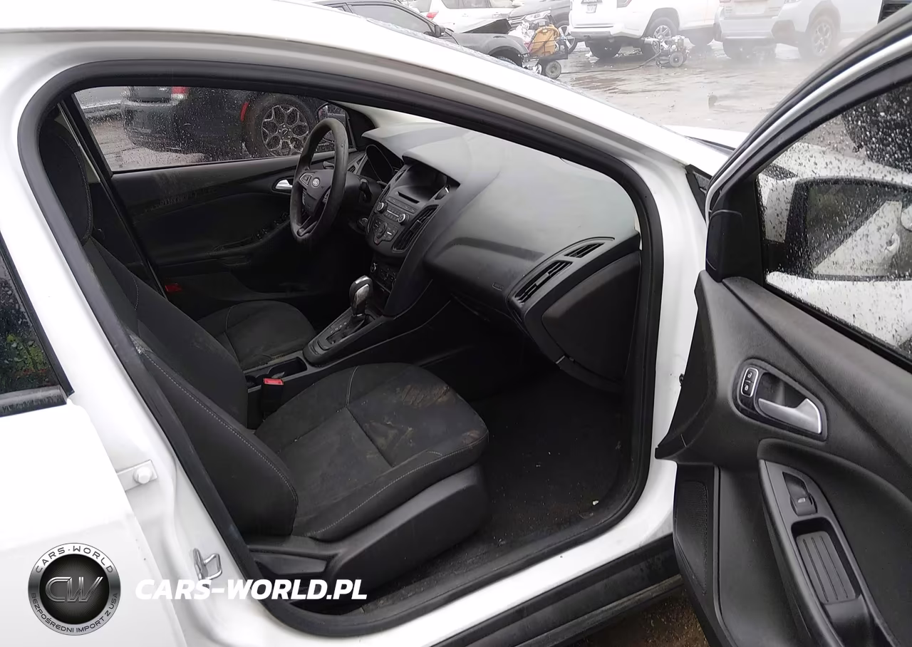 2016 Ford Focus Se VIN:1FADP3F25GL269133 - 5