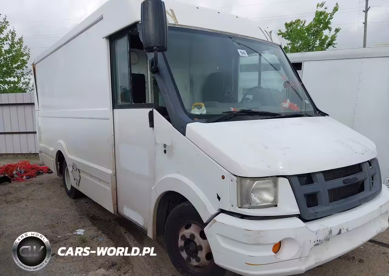 2013 Isuzu Commercial Van