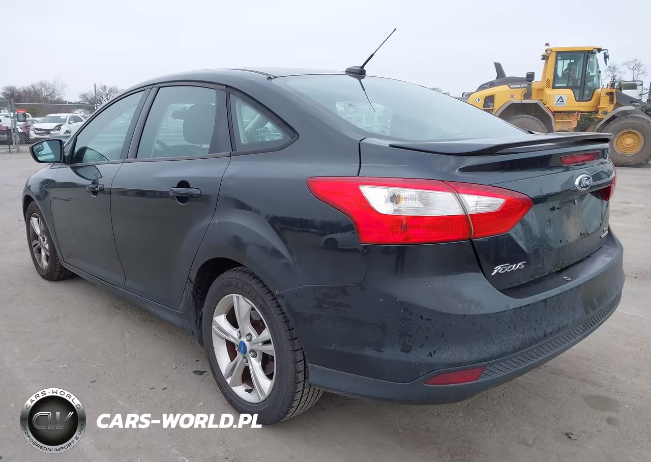 2012 Ford Focus Se VIN:1FAHP3F23CL391176 - 3