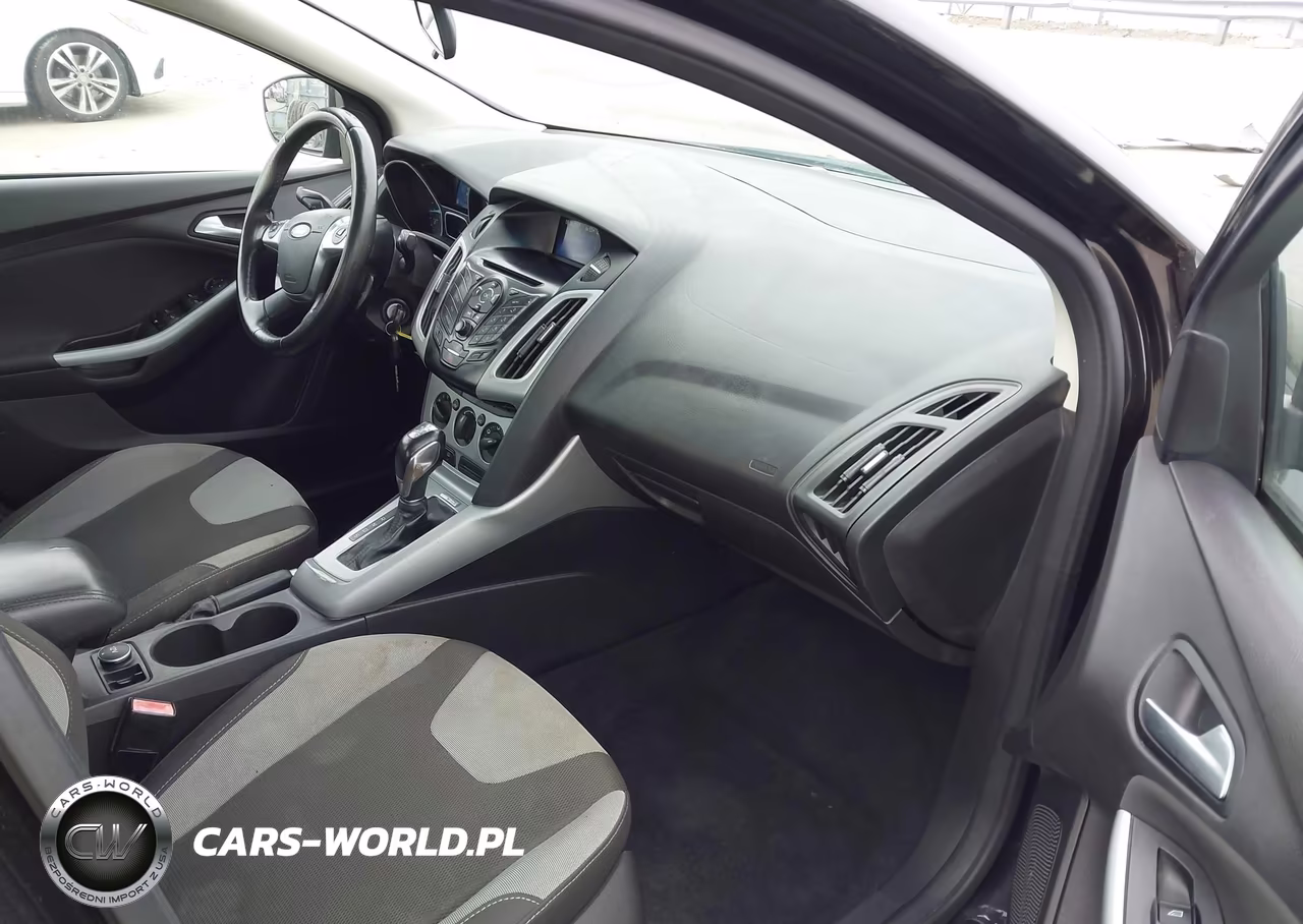 2012 Ford Focus Se VIN:1FAHP3F23CL391176 - 5