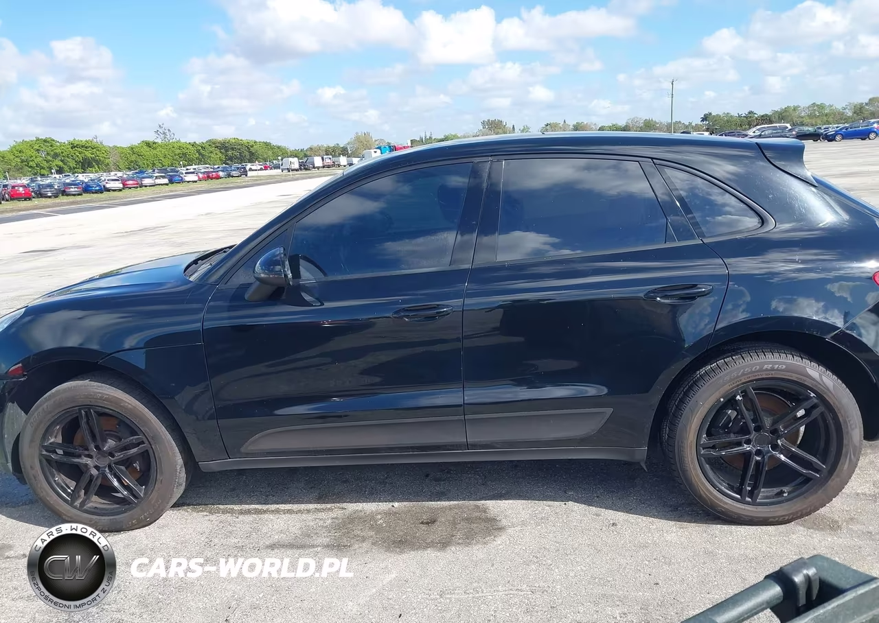 2018 Porsche Macan VIN:WP1AA2A59JLB11135 - 15