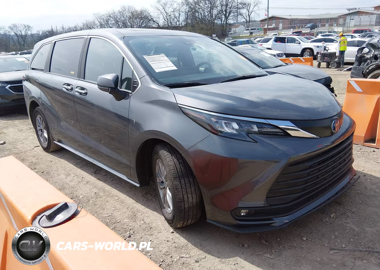 2025 Toyota Sienna Xle