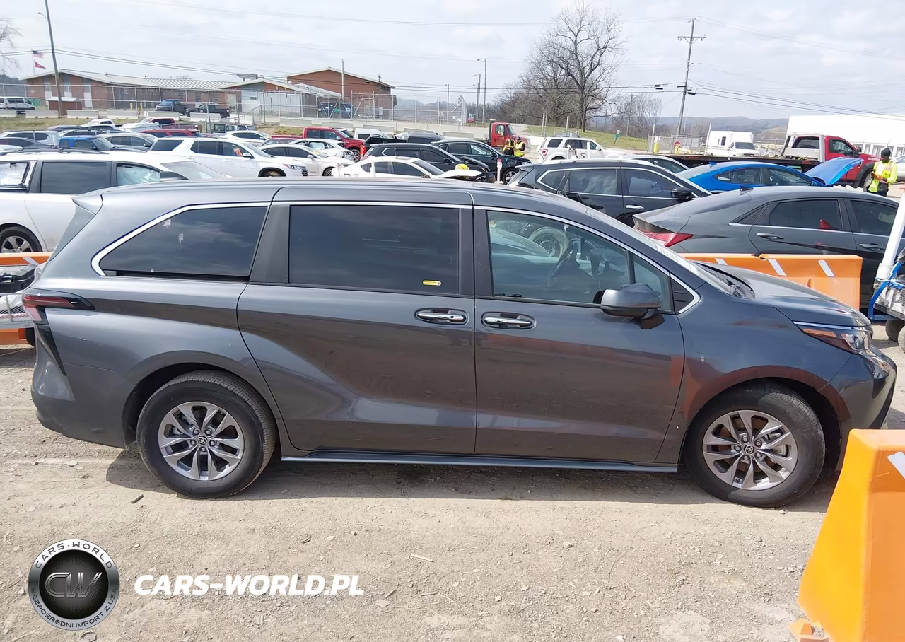 2025 Toyota Sienna Xle VIN:5TDYRKECXSS264608 - 14