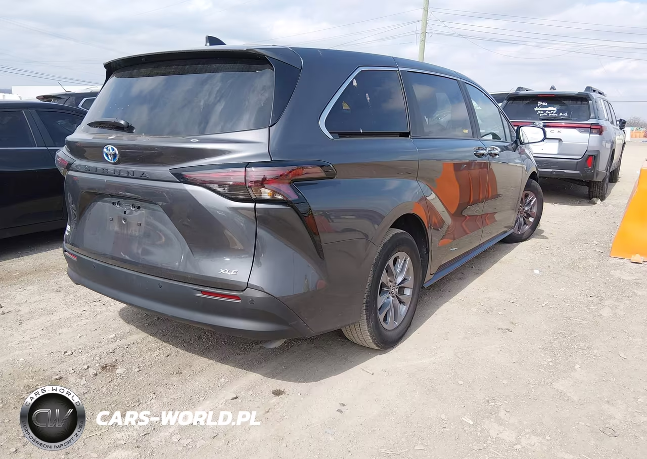 2025 Toyota Sienna Xle VIN:5TDYRKECXSS264608 - 4