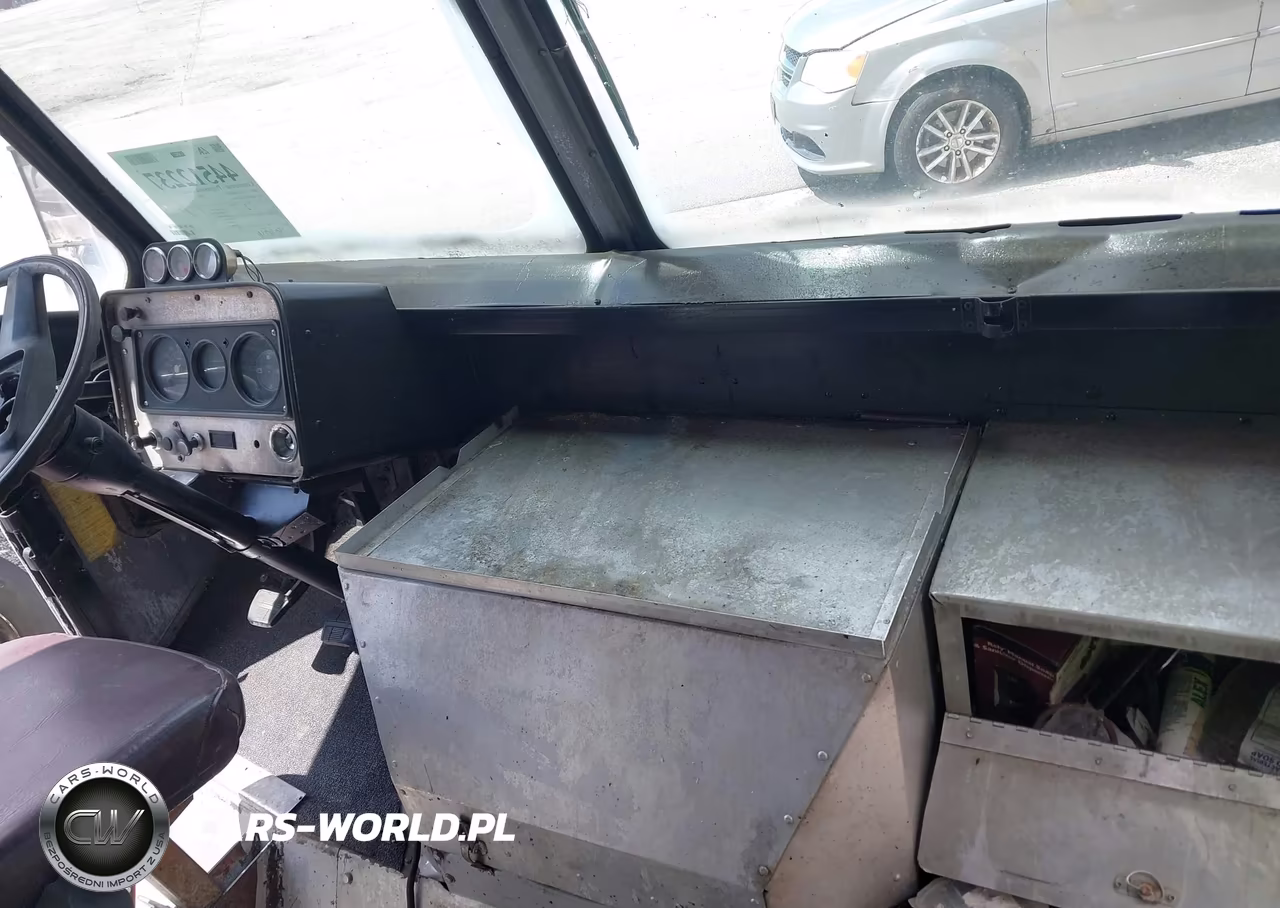 1985 Chevrolet P30 VIN:1GBHP32M1F3333433 - 11