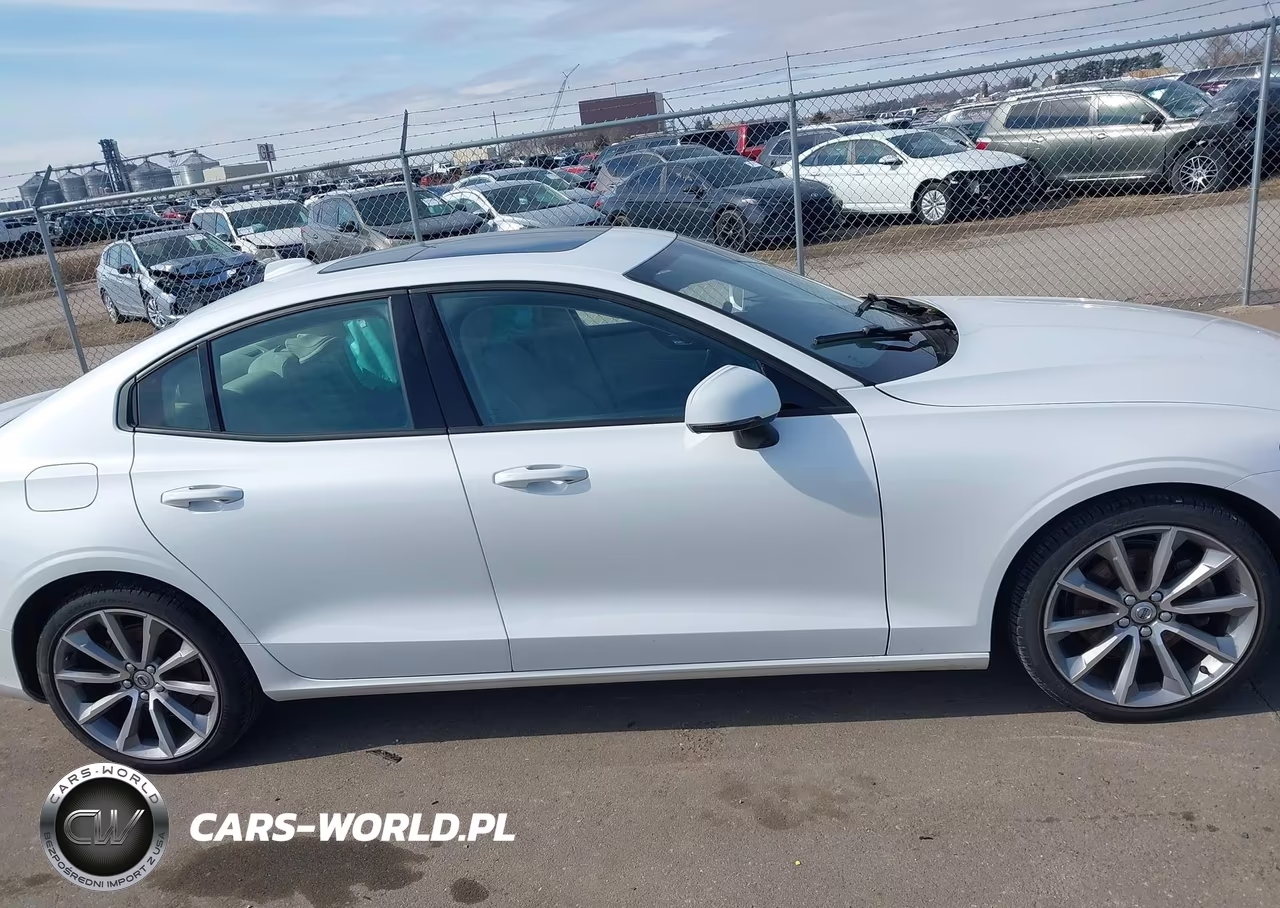 2019 Volvo S60 T5 Momentum VIN:7JR102FK2KG018035 - 13