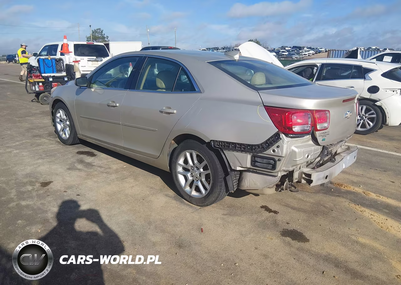 2015 Chevrolet Malibu 1Lt VIN:1G11C5SL8FF113645 - 3