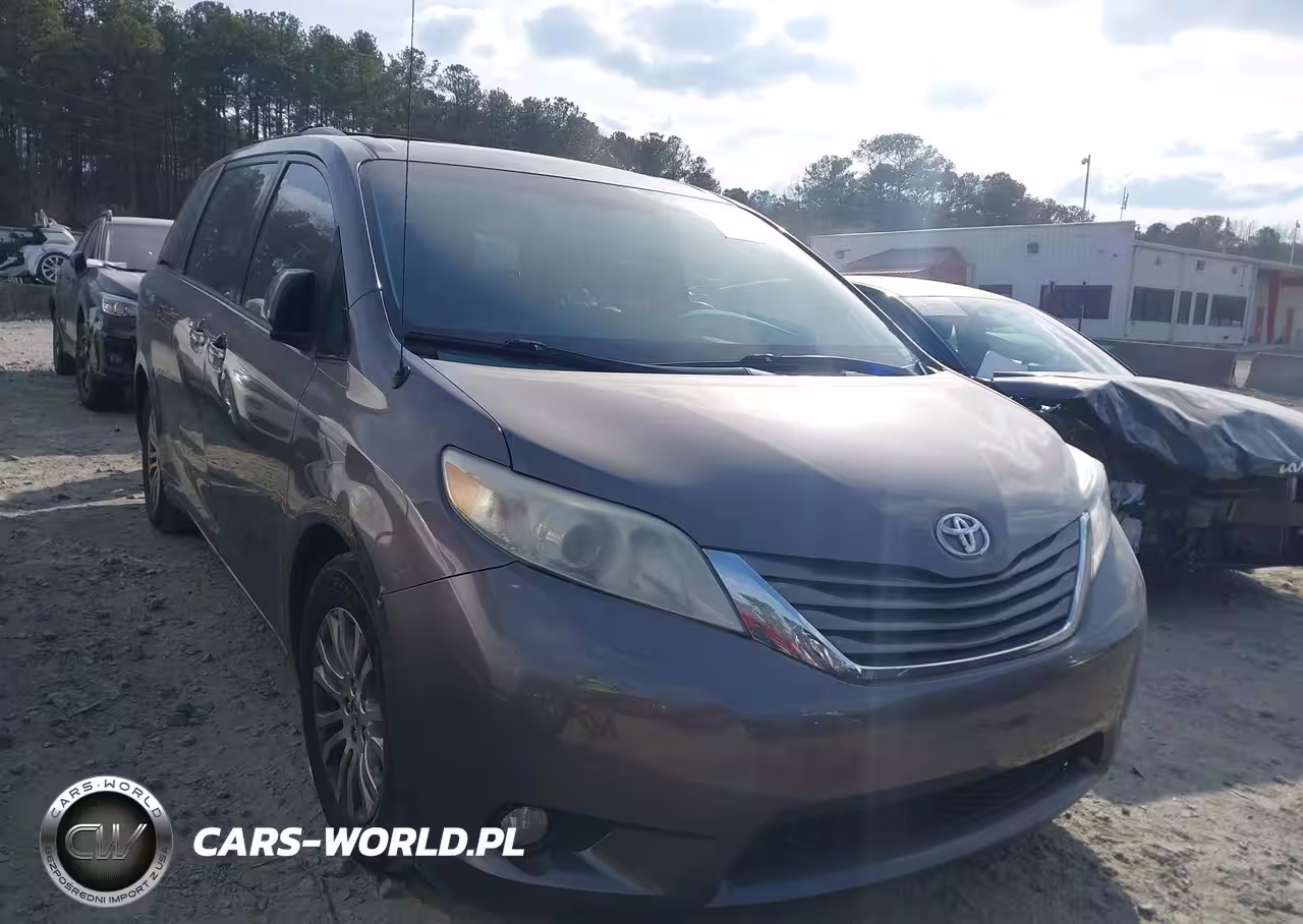 Główne zdjęcie 2012 Toyota Sienna Xle V6 8 Passenger