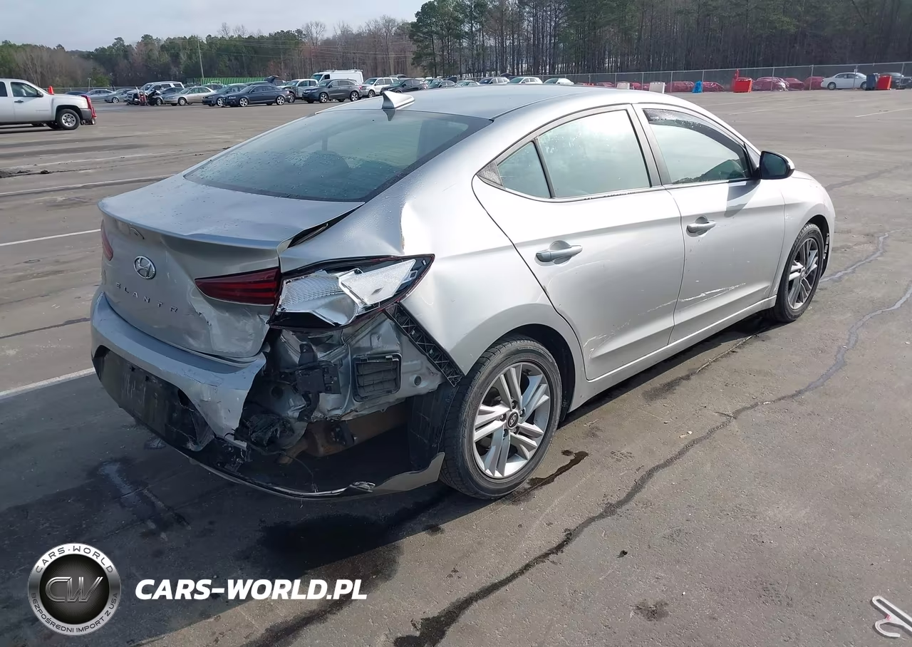 2020 Hyundai Elantra Sel VIN:5NPD84LF7LH583935 - 4