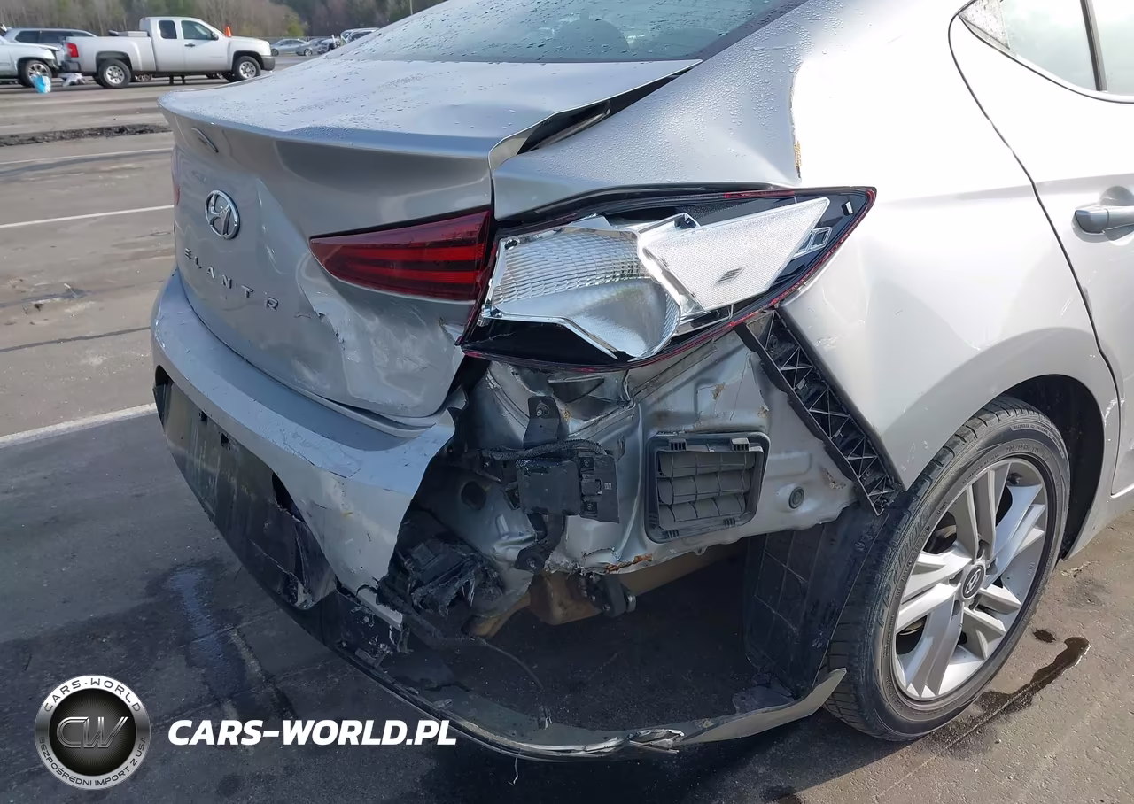 2020 Hyundai Elantra Sel VIN:5NPD84LF7LH583935 - 6