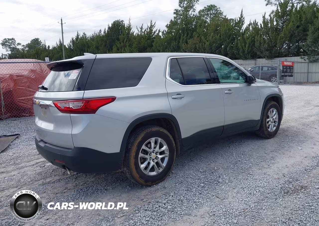 2019 Chevrolet Traverse Ls VIN:1GNERFKW5KJ126665 - 4