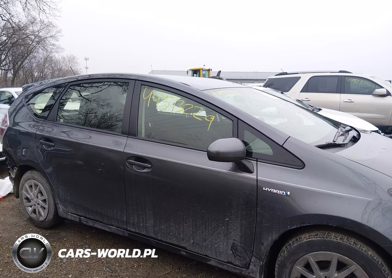 2015 Toyota Prius V Three VIN:JTDZN3EU4FJ023936 - 13