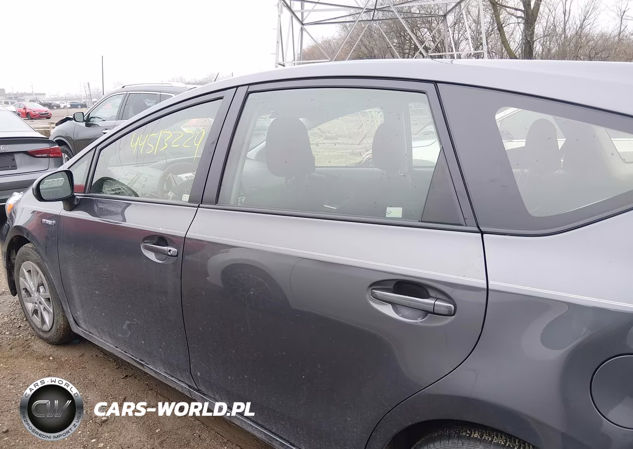 2015 Toyota Prius V Three VIN:JTDZN3EU4FJ023936 - 14