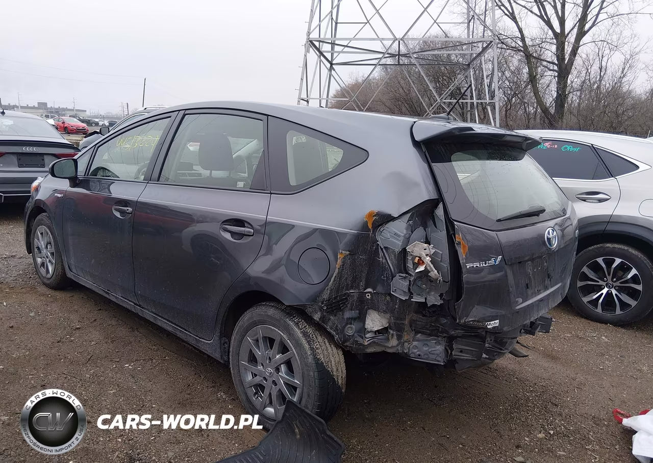 2015 Toyota Prius V Three VIN:JTDZN3EU4FJ023936 - 3