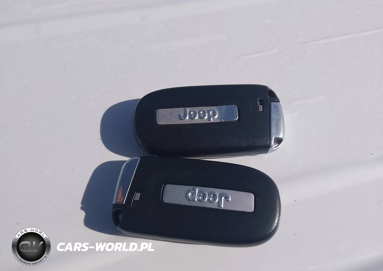 2020 Jeep Cherokee Latitude Plus Fwd VIN:1C4PJLLB8LD654039 - 11
