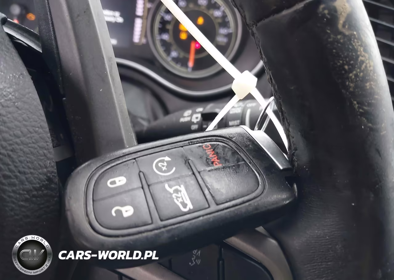 2019 Jeep Cherokee Latitude Plus 4X4 VIN:1C4PJMLN5KD172420 - 11
