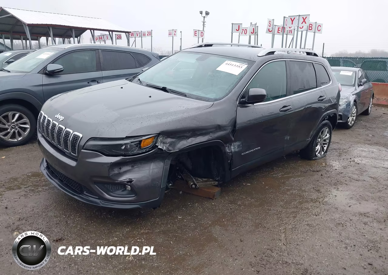 2019 Jeep Cherokee Latitude Plus 4X4 VIN:1C4PJMLN5KD172420 - 2