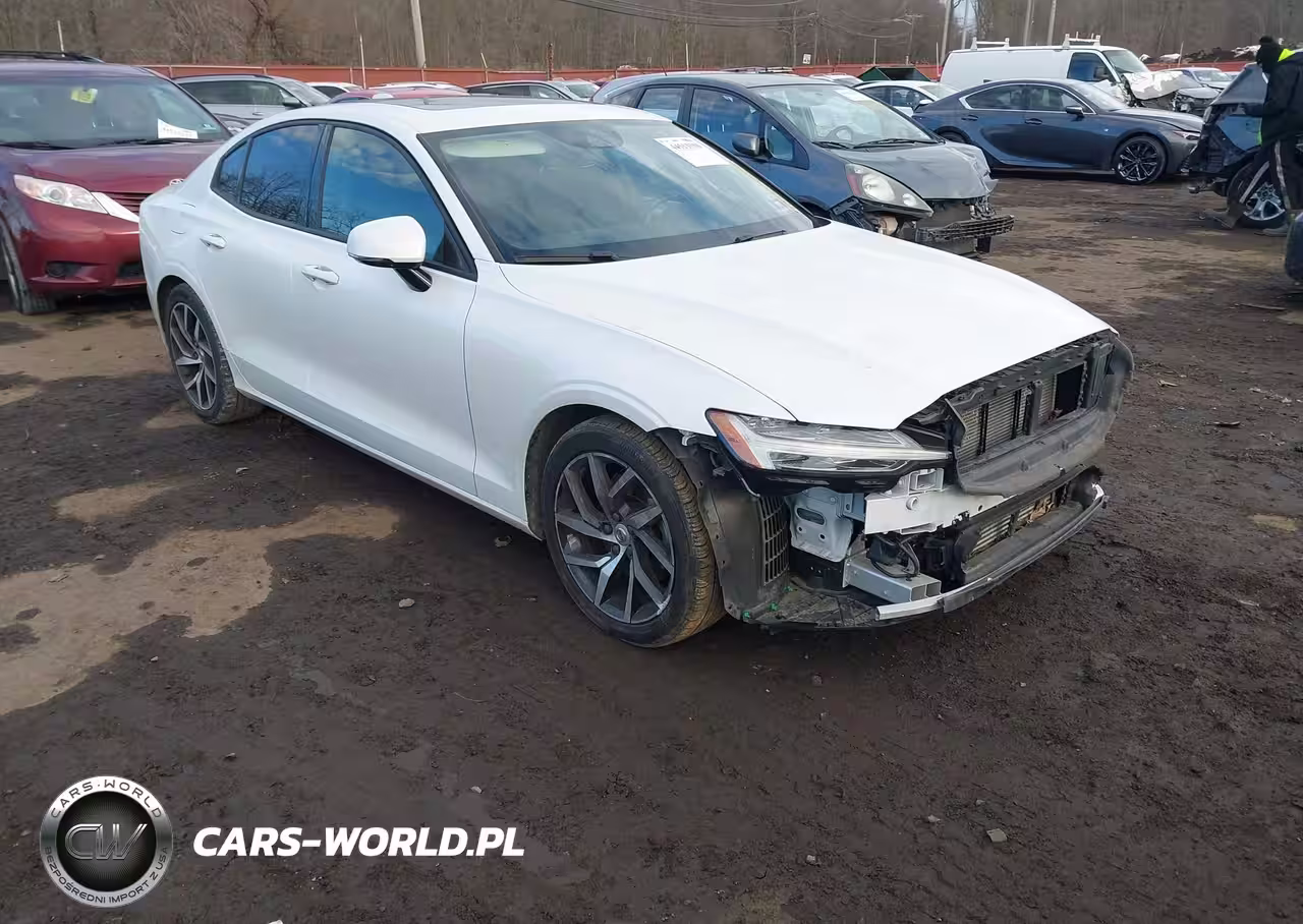 2020 Volvo S60 T5 Momentum