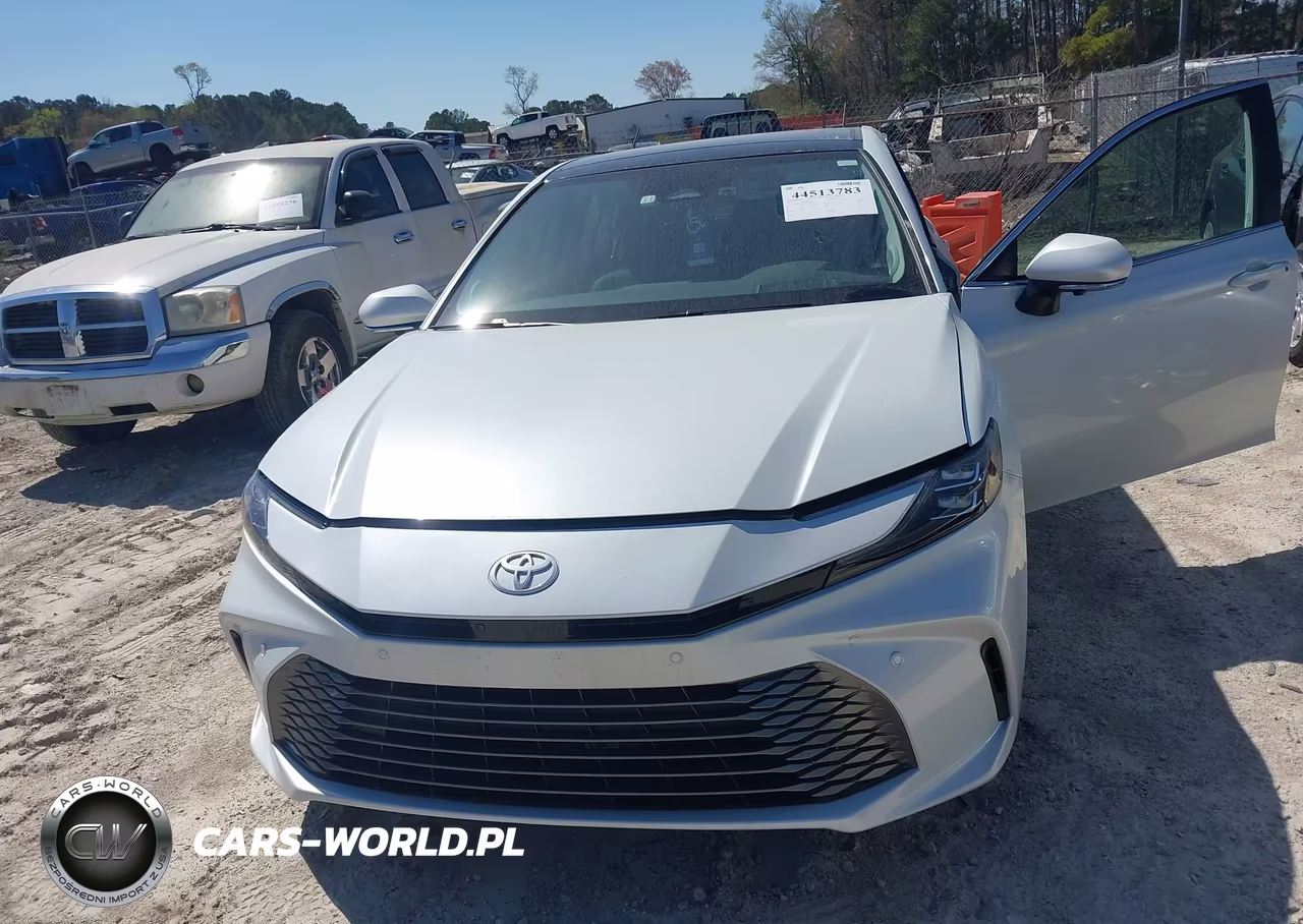 2025 Toyota Camry Xle VIN:4T1DAACK1SU169548 - 12