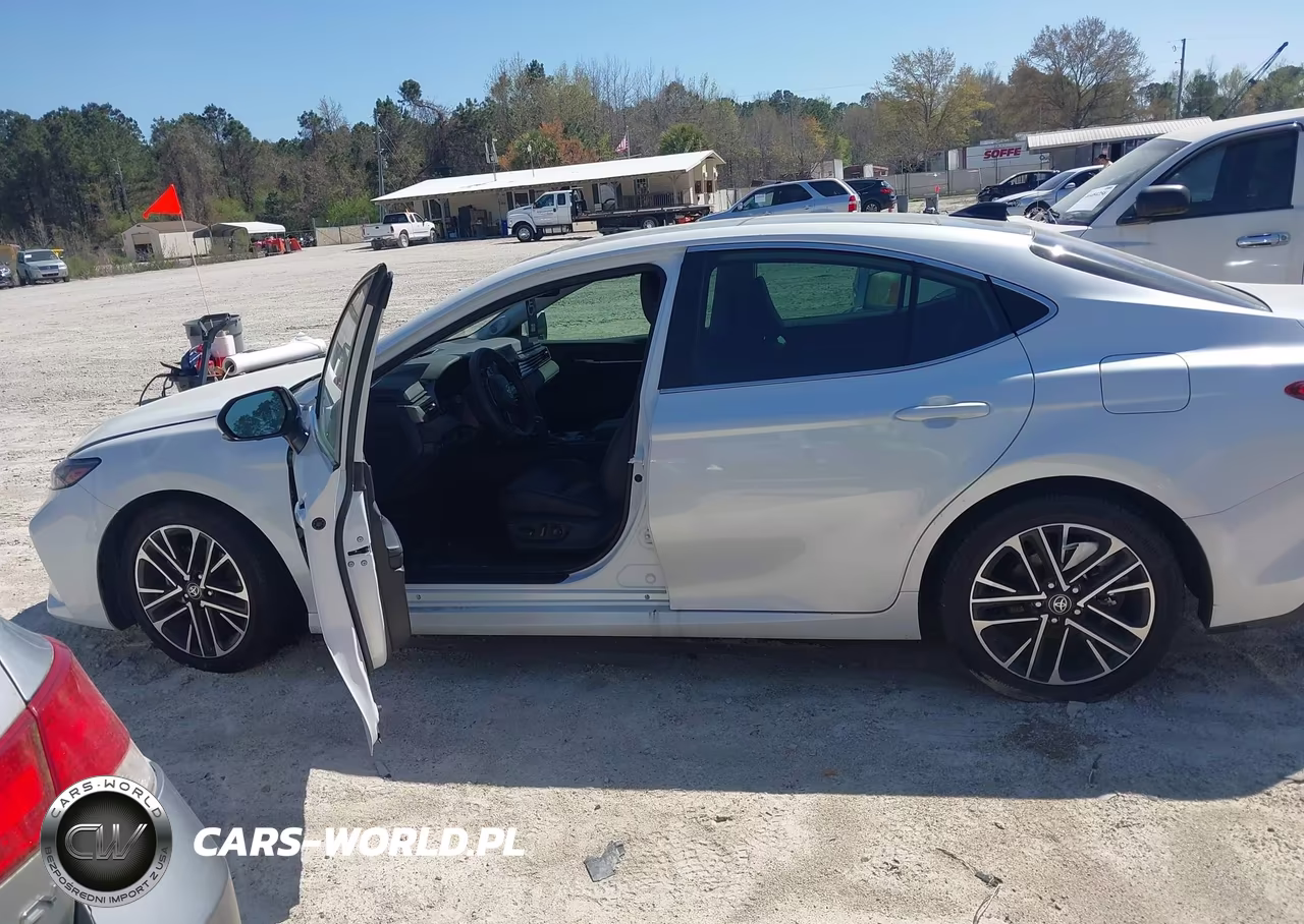 2025 Toyota Camry Xle VIN:4T1DAACK1SU169548 - 14