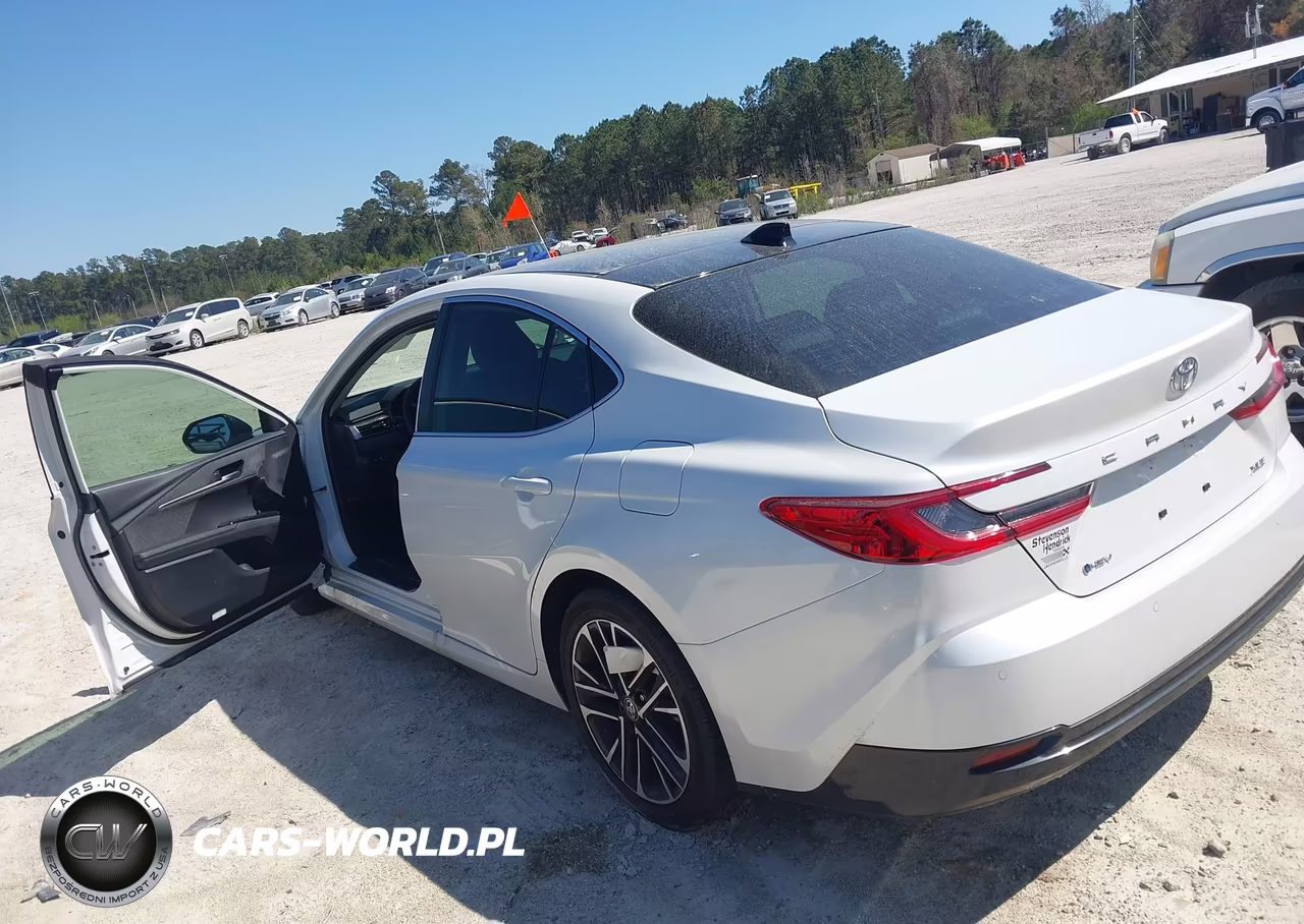 2025 Toyota Camry Xle VIN:4T1DAACK1SU169548 - 3