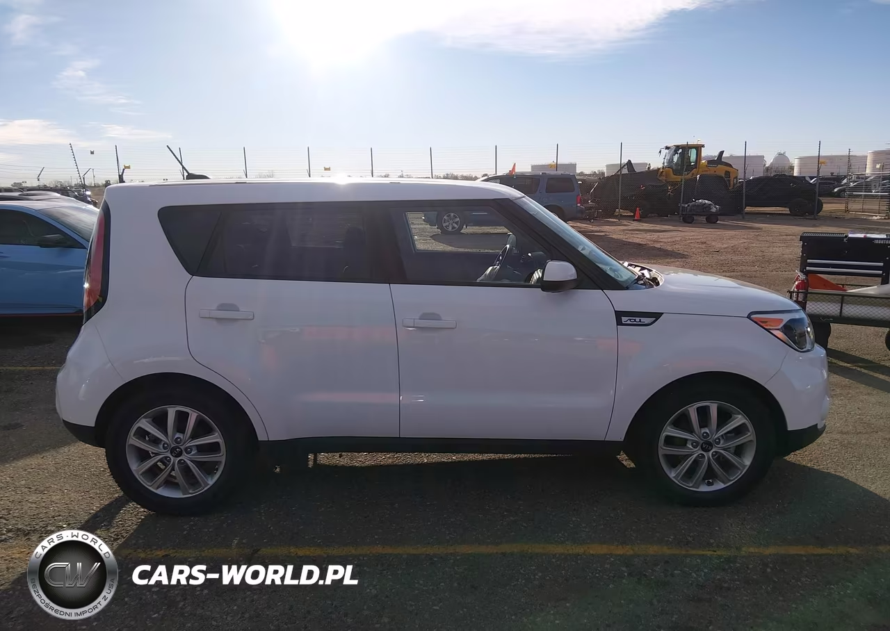 2017 Kia Soul + VIN:KNDJP3A51H7493038 - 13