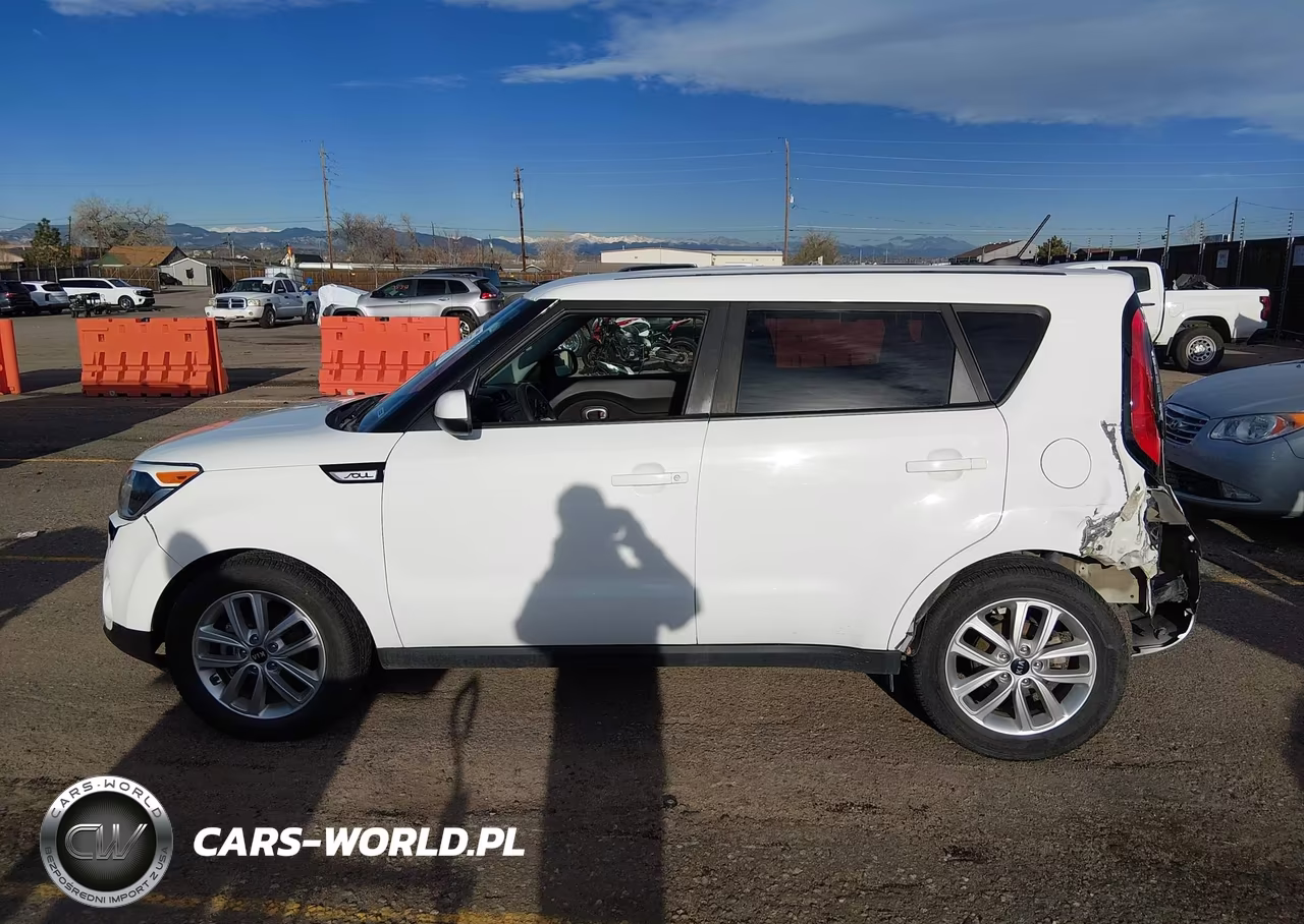 2017 Kia Soul + VIN:KNDJP3A51H7493038 - 14