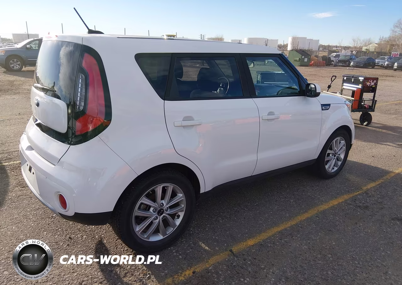 2017 Kia Soul + VIN:KNDJP3A51H7493038 - 4
